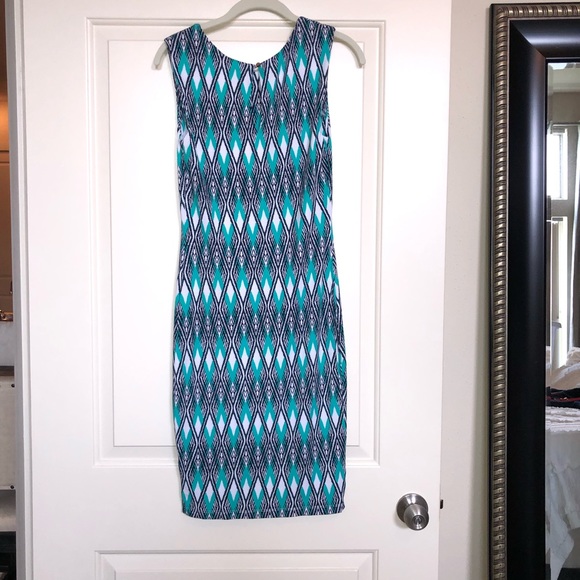 Dress - Picture 6 of 8